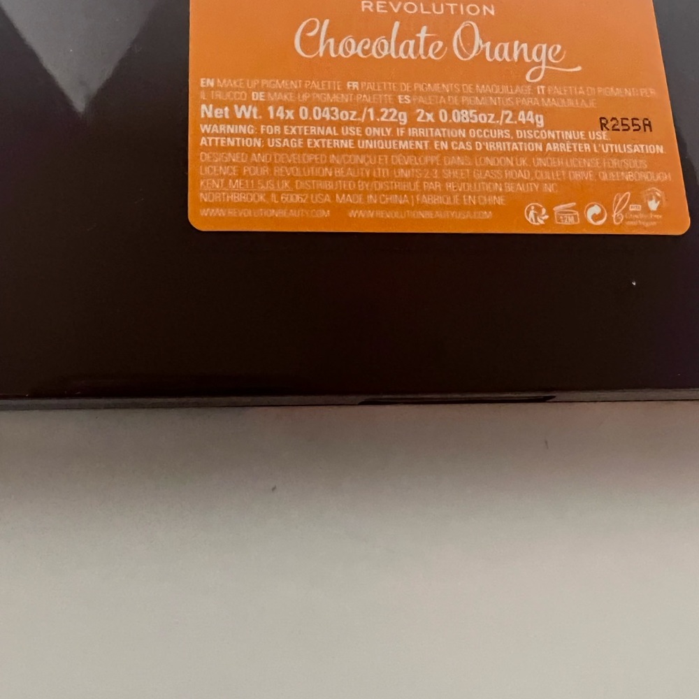 Revolution Eye Shadow Palette NIB - Picture 8 of 10